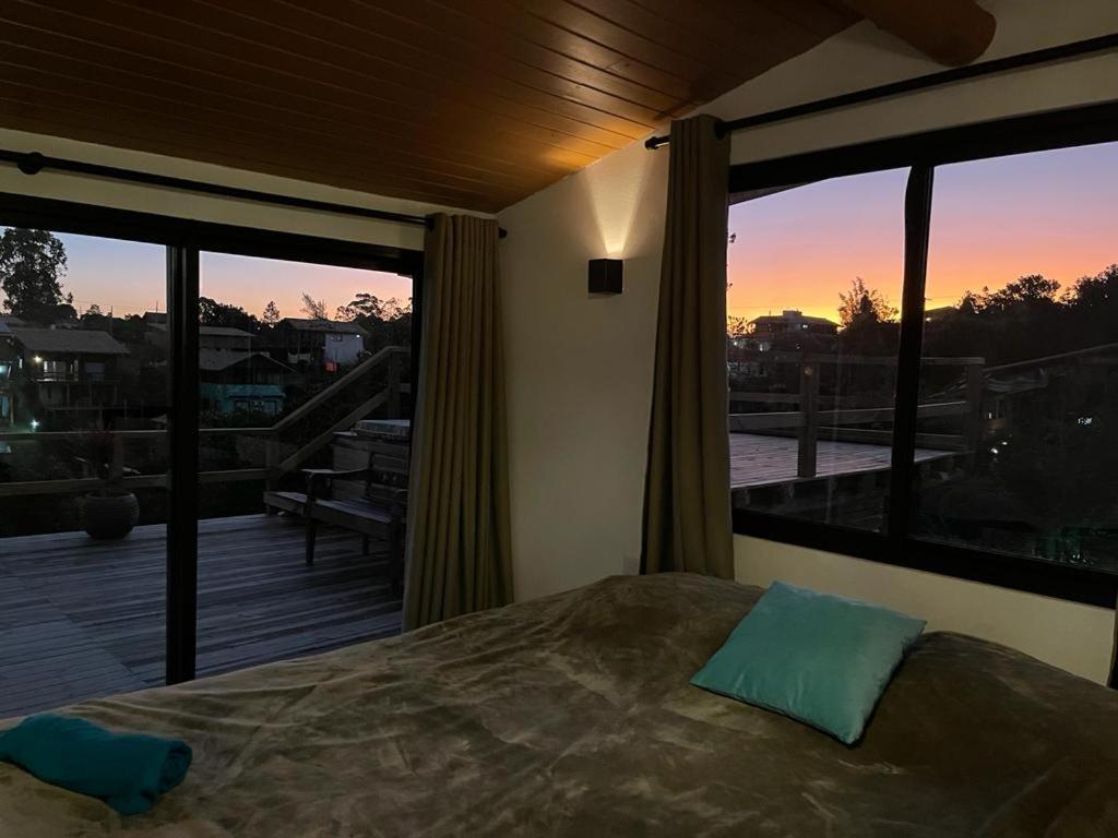 Villa Santorini Praia Do Rosa Com Piscina E Jacuzzi Exteriör bild